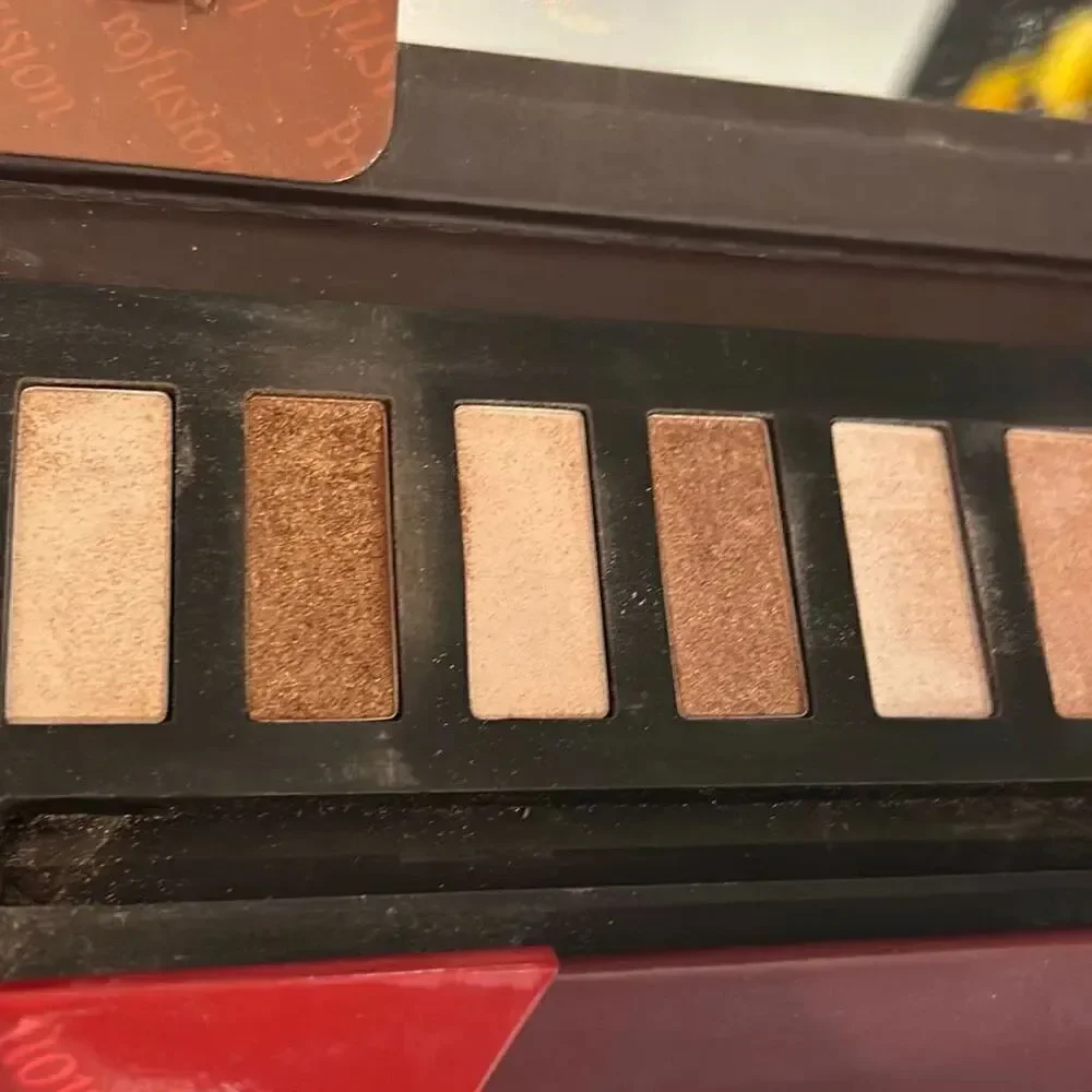 Profusion cosmetics bare and berry eyeshadow palates 2 sets